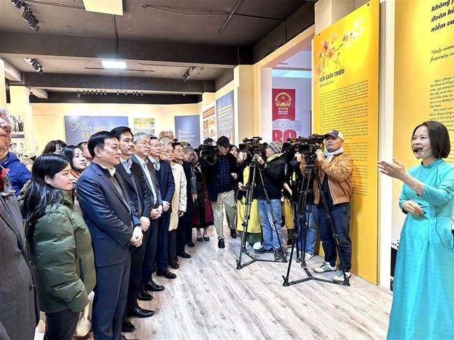 Khai mạc trưng bày Mùa xuân - Khởi nguồn thắng lợi